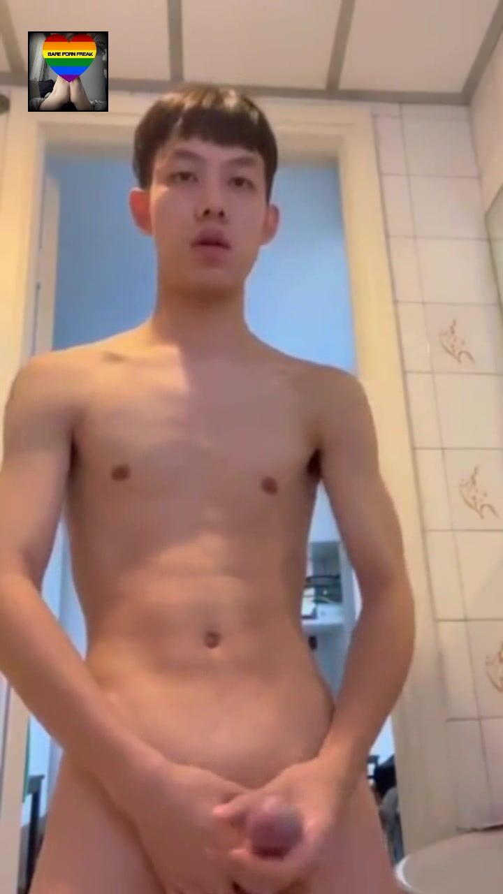 Garoto asiático fofo viciado em sexo gay deseja pau