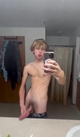 Blonde hottie wichst seinen großen schwanz