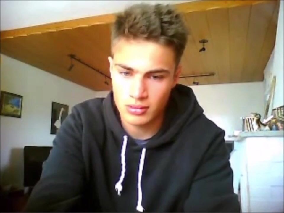 Cute black hoodie blonde chating shows his ass and big cock