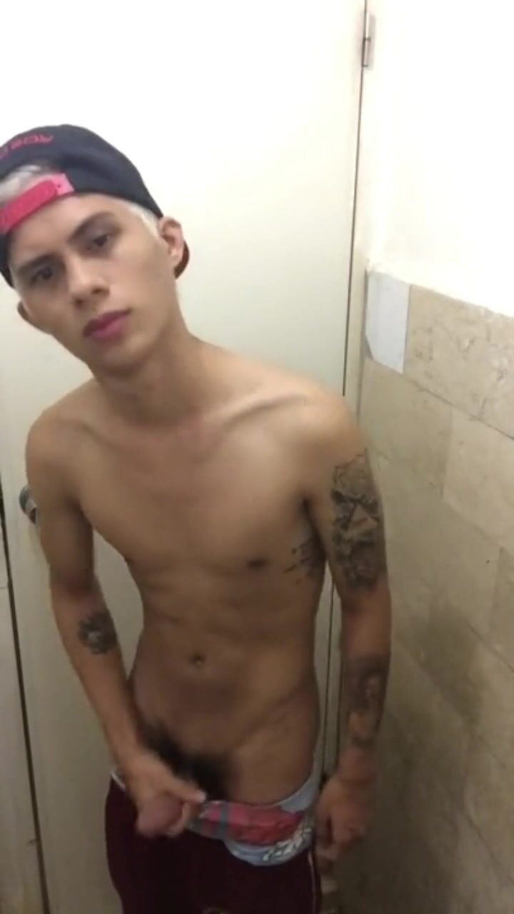 Cute blonde guy cums in bathroom - bw2