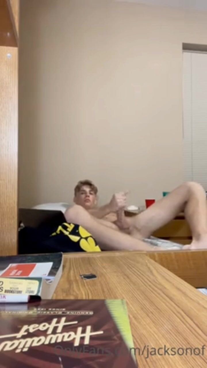 милый блондин jack кончает яростно
