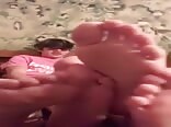 Twink tube: cute boys flaunting their feet