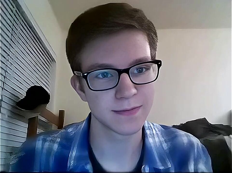 Universitario twink con gafas mejorado por ia se masturba la polla