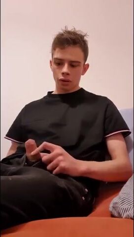 Cute twink edged by daddy muscle bareback
