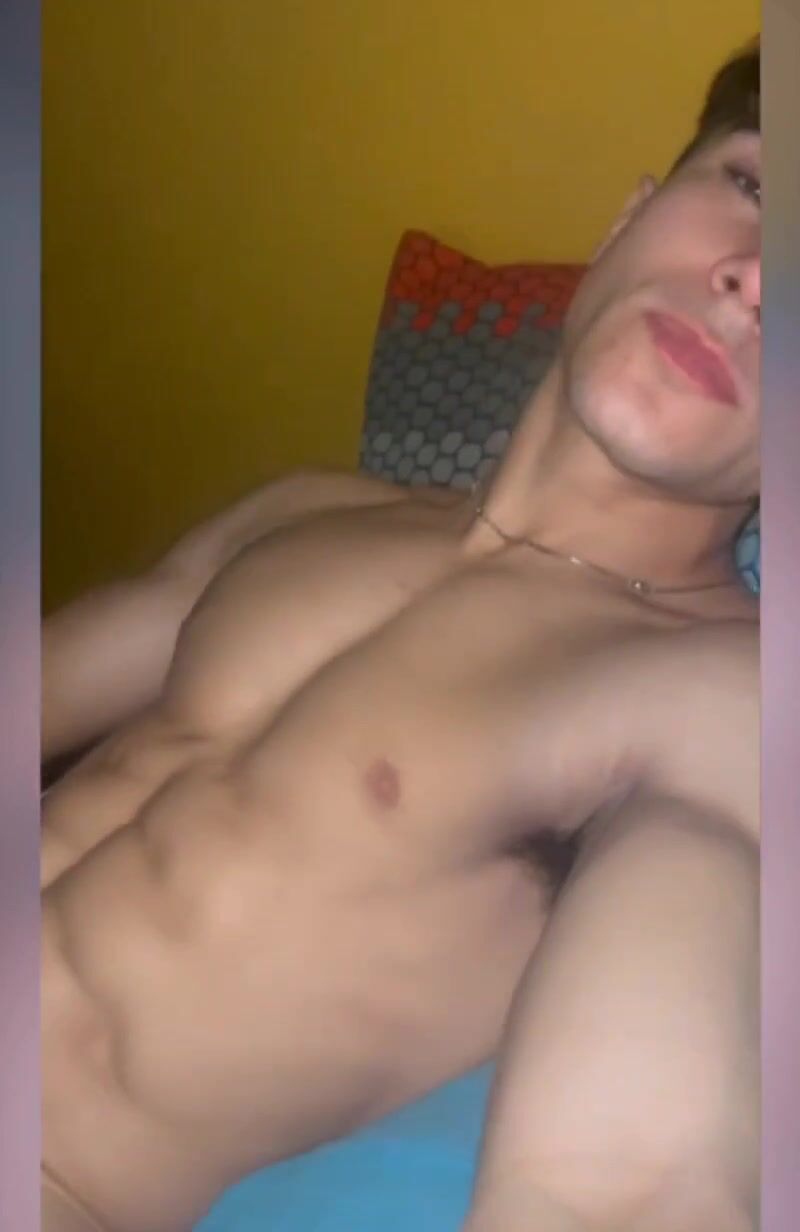 Fit twink von großem schwanz geködert