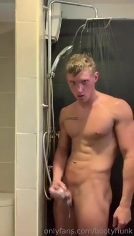 Cute fit blonde’s steamy shower show