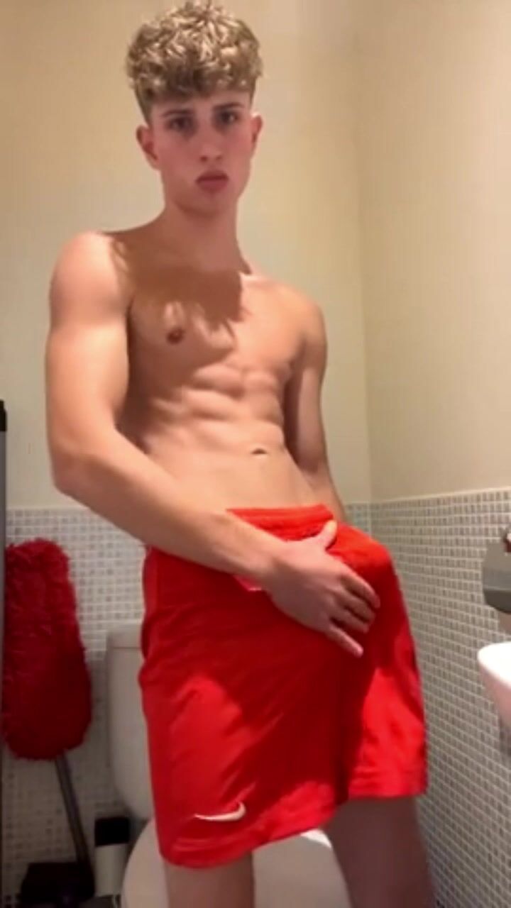 Cute fit blonde hard on short and cumming jo twink porn