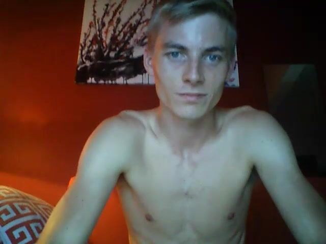 Belle fitness qui jouit en cam avec sa copine