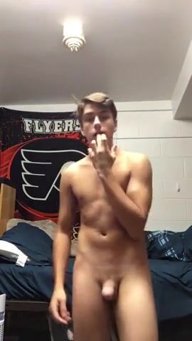 Cute fit str8 guy fucking his pillow