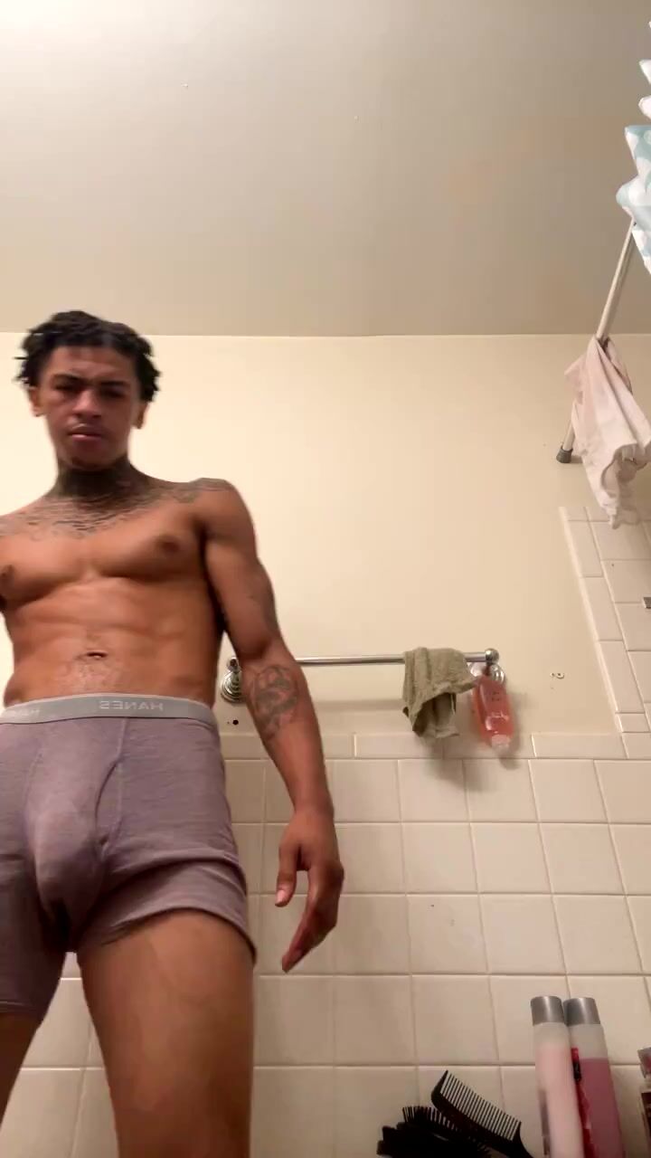Light-skin hung black straight hottie pissing
