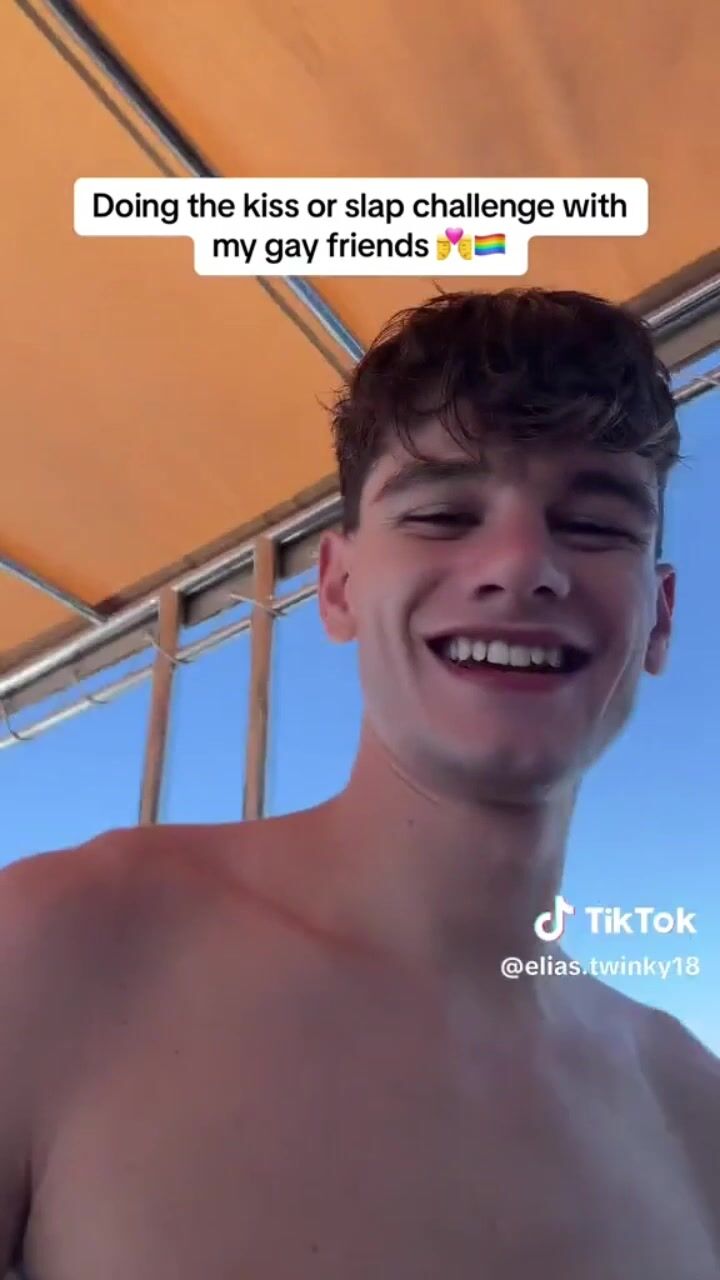 Italian eliastwink shower baited off