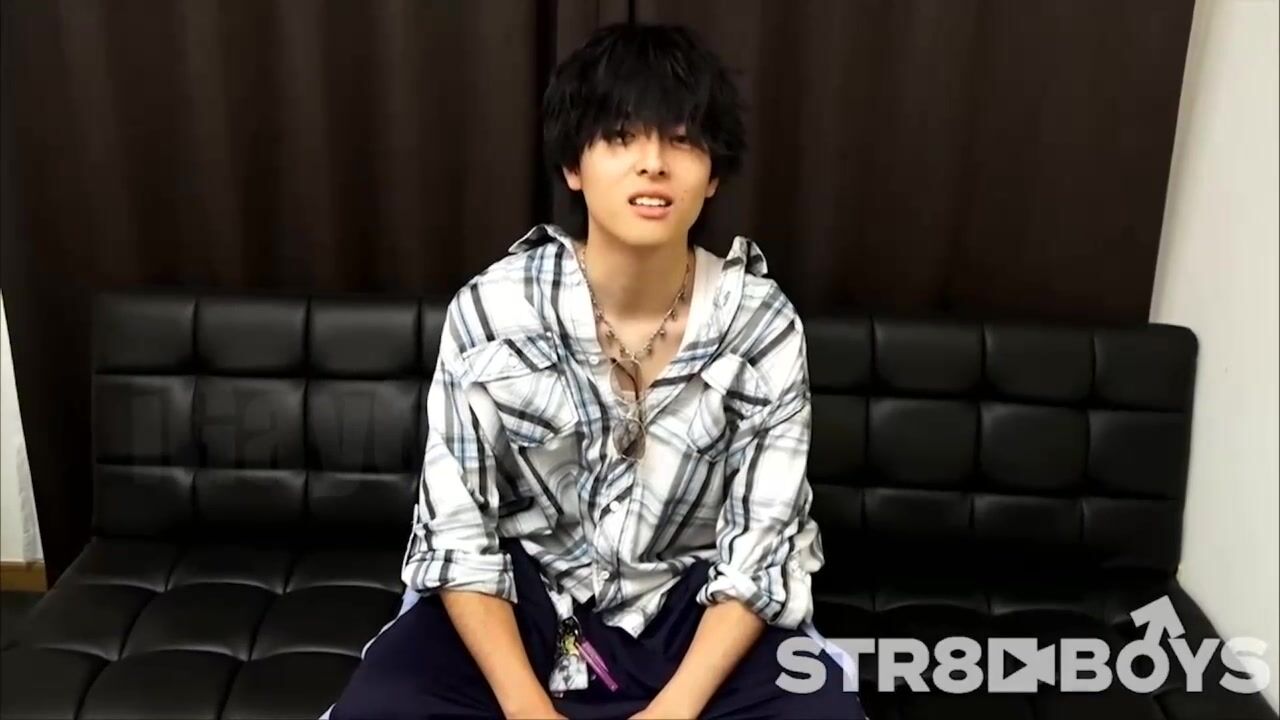 Japonesito mono se pajea en el casting