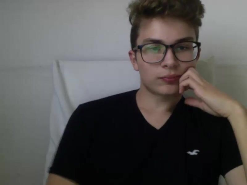 Cute nerdy hollister twink