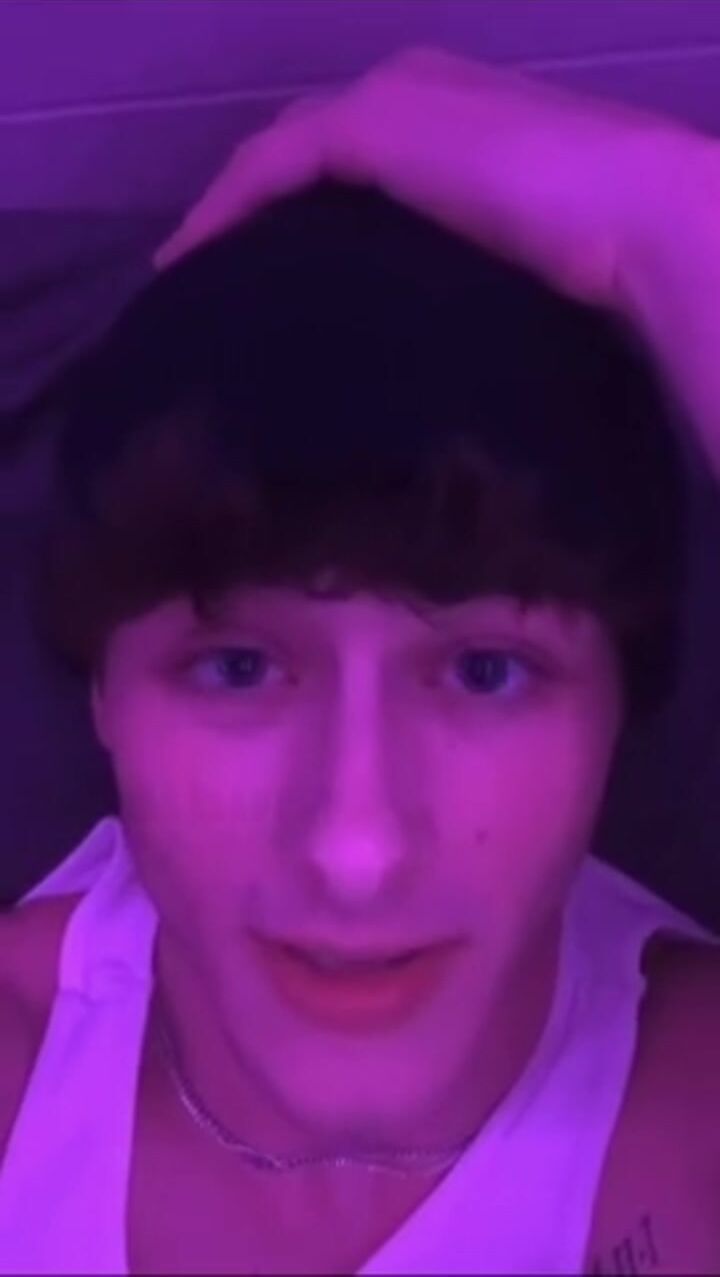 Hetero-cutie zeigt chat für bargeld muskulösem daddy