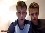 Ados mignons font un show webcam