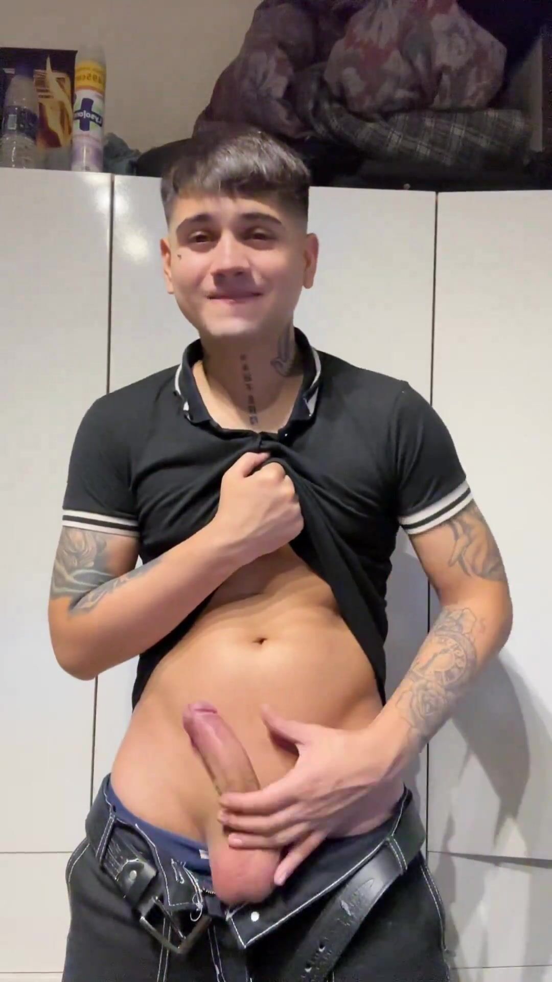 可爱男模挑逗不射