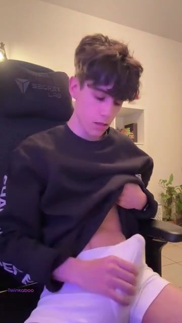 Cute twink wanks into his undies