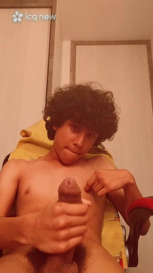 Cute white dude w big cock