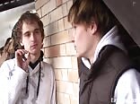 比尔·威廉姆斯和他可爱的年轻小男友