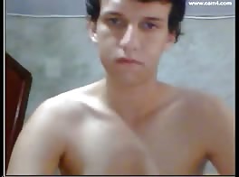 Gostoso sexy mostra seu pau