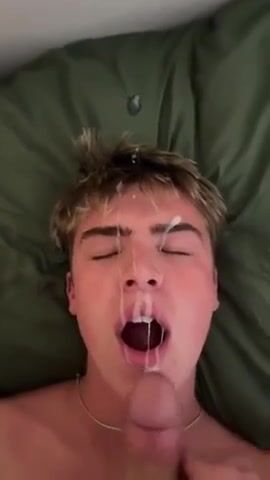Papá descarga su leche caliente