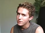 Heißer twink wird in mega gay-sex-video durchgenommen