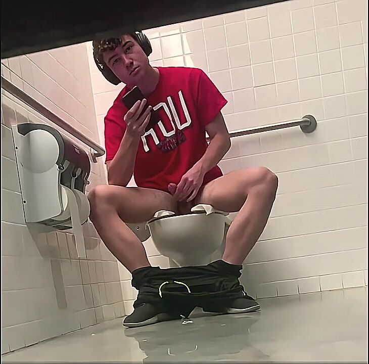 Dark hair college student wanks his large cock in bathroom - ai enh...