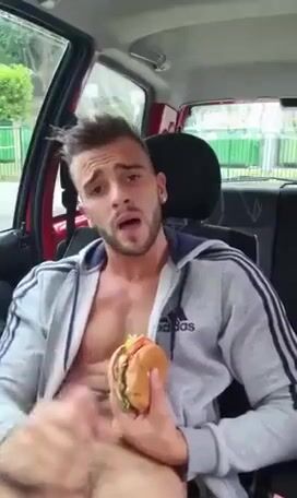 Papai musculoso come sem camisinha o garoto apertado