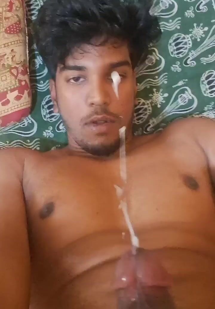 زب هندي يقذف على وجهه