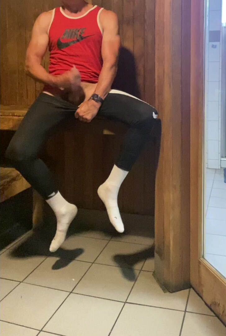 Horny dilf jockdad87 sauna bareback