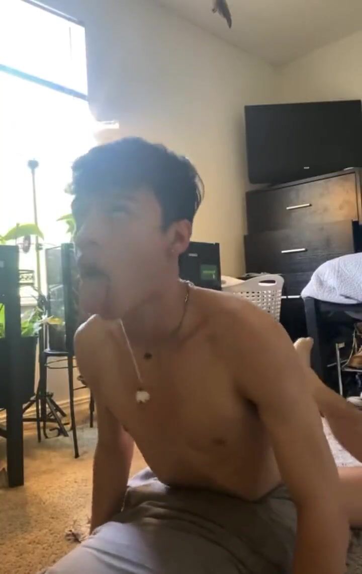 Pillow boy gets humped by dip wad