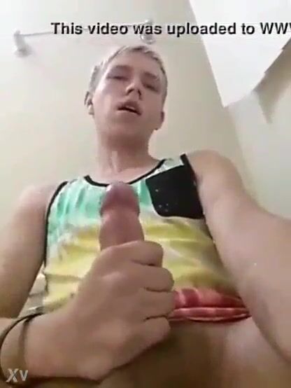 Süßer blonder teenager-ejakulation