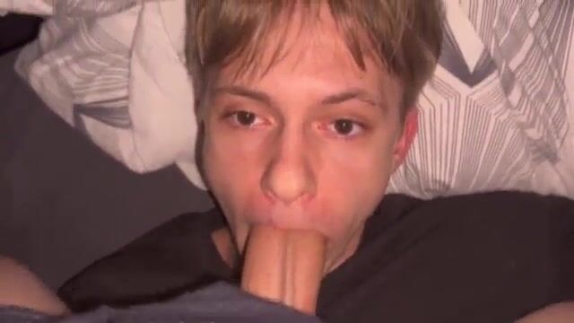 Twinks ohne kondom bekommen oral und heiße action