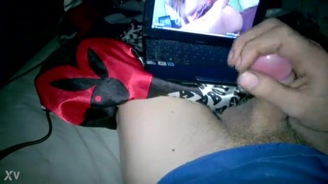 Twink wanking hard to dnz porn