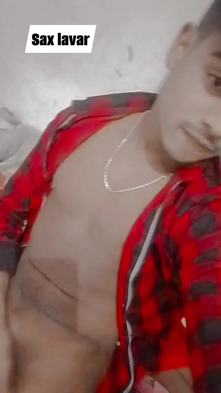 Meet a hot twink daddy for muscle bareback cock action