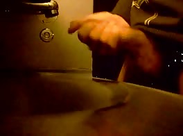 Ado dégoulinant baise sans capote