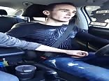あつい運転手がアドをバックバックでたたきます