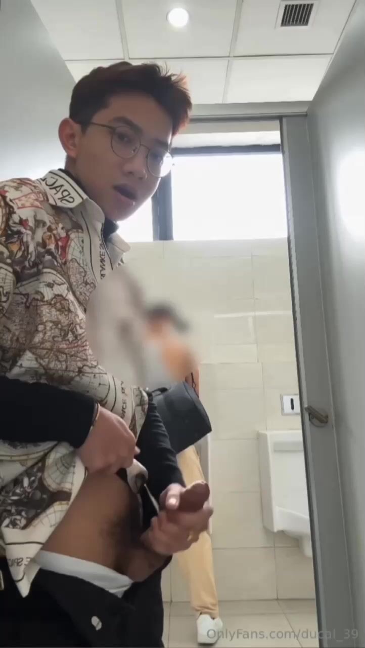Vietnamese guys wank public toilet