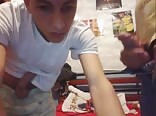 拉丁裔男孩双人火热动作
