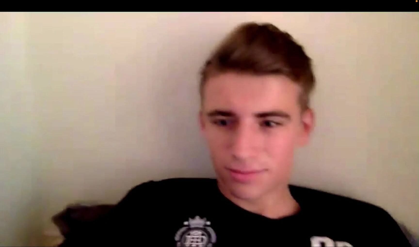 Dutch lad cums for his gf