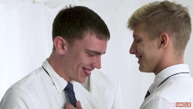 Elder mason breeds frat twink bareback