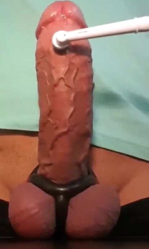 Cepillo de dientes eléctrico lo hace correrse