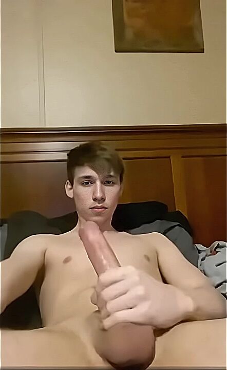 可爱棕发男猛烈打飞机