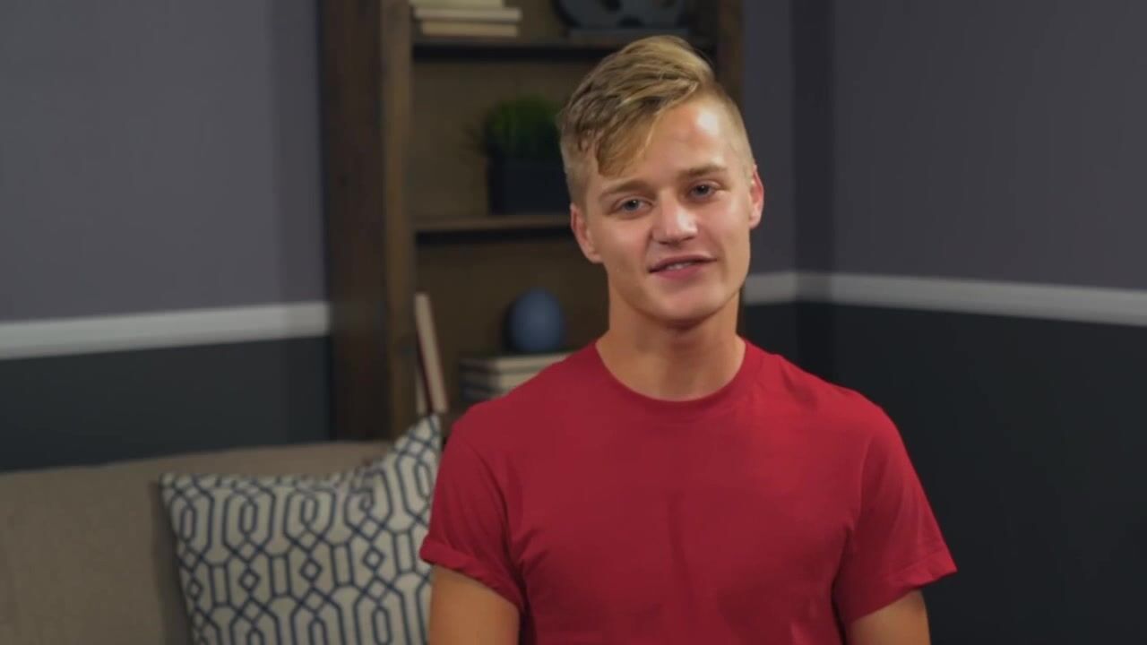 Interview érotique avec un beau jace