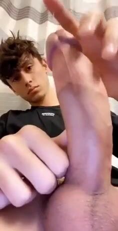 Ethan exibe seu grande pau de twink