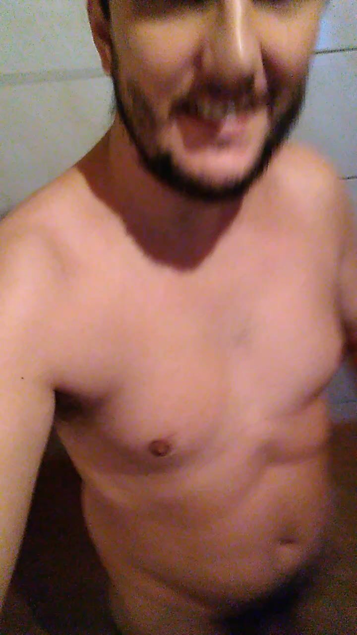 Eu glorioso em vídeo pornográfico