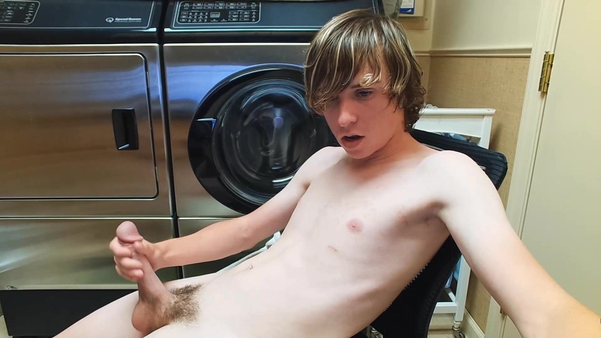 Evan18 twink cums on muscle daddy’s bareback cock