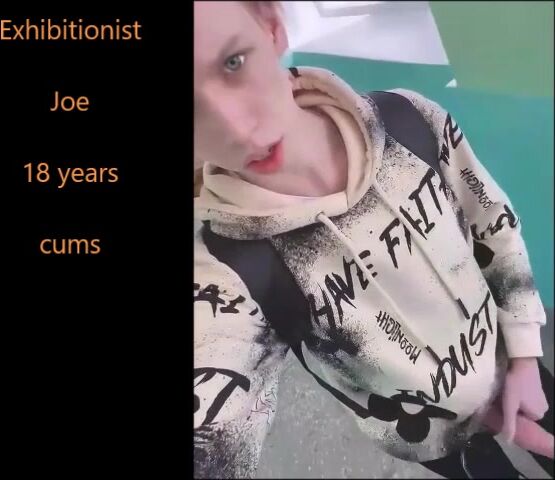 Self-suck exhibition ends with hot cum