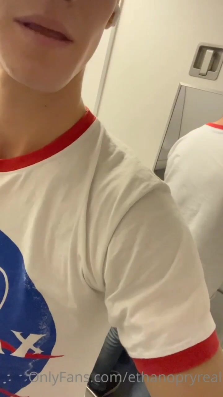 Uncut cock and crack exposed at 35000 feet