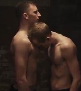 Twink falls for daddy's muscle cock bare